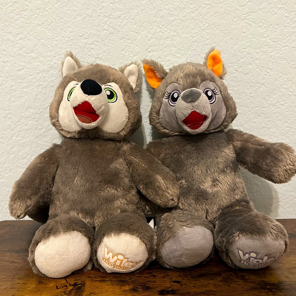 Build A Bear Great Wolf Lodge Wiley and Violet Plush Set